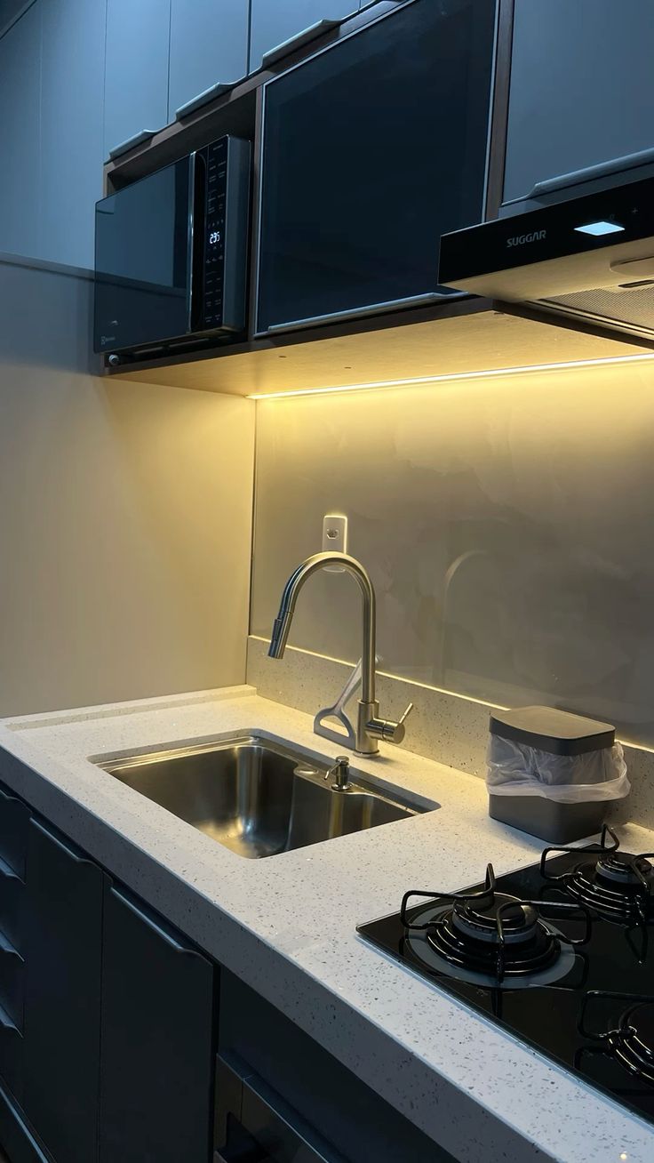 Bancada em silestone branco com pia